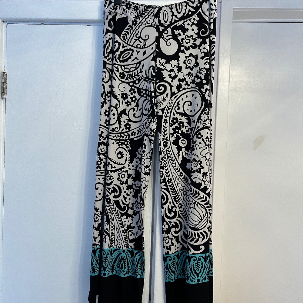 In Bloom (S) pyjama pants with turquoise, black & white paisley.